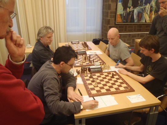 Het bord naast je kan soms interessant zijn.