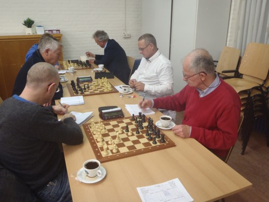 De bovenste drie borden