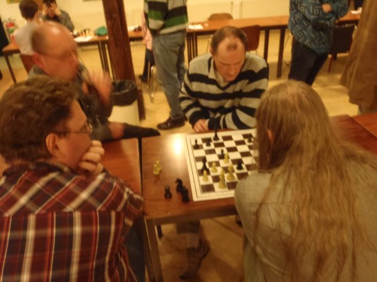 Marcel in de analyse. Willem en Bastiaan geven goede en minder goede ideeën.