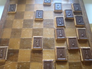 Eetschaak. geslagen stukken moeten worden opgegeten.