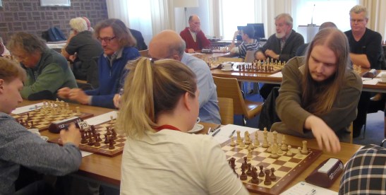 Marcel tegen de voorzitster van Sissa