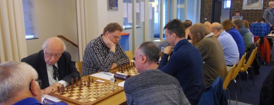 Bastiaan heeft het zwaar tegen 1900+ speler