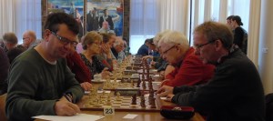 Almar heeft zoals gewoonlijk de fotograaf in de gaten.